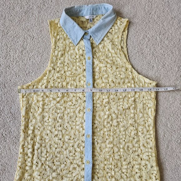 Lacy collared sleeveless blouse - Picture 4 of 9